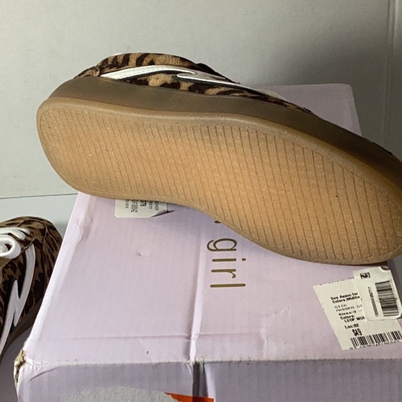 Madden Girl Giia Leopard Print Sneakers - Picture 9 of 10